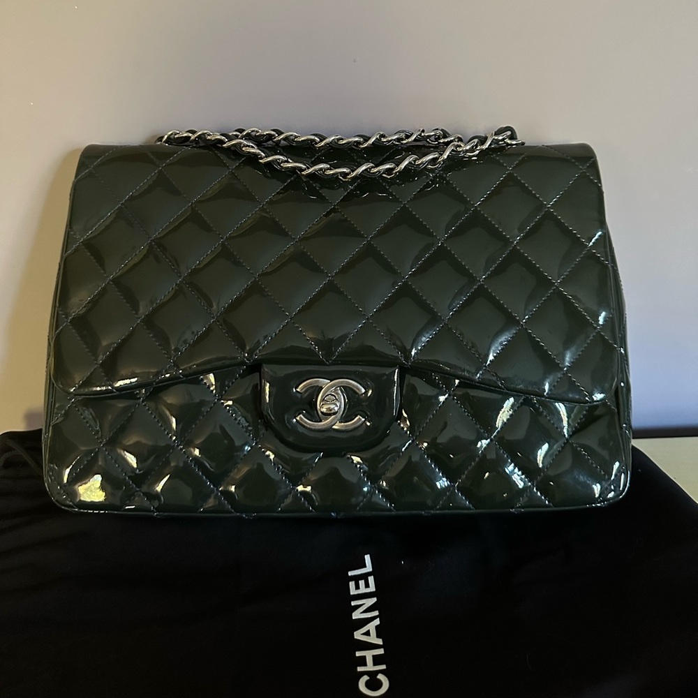 💕SOLD💕Chanel Patent Quilted Jumbo Double Flap Dark Green